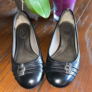 Women’s low heel wedges